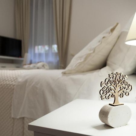 L' Albero Di Giada Bed & Breakfast Caserta Luaran gambar