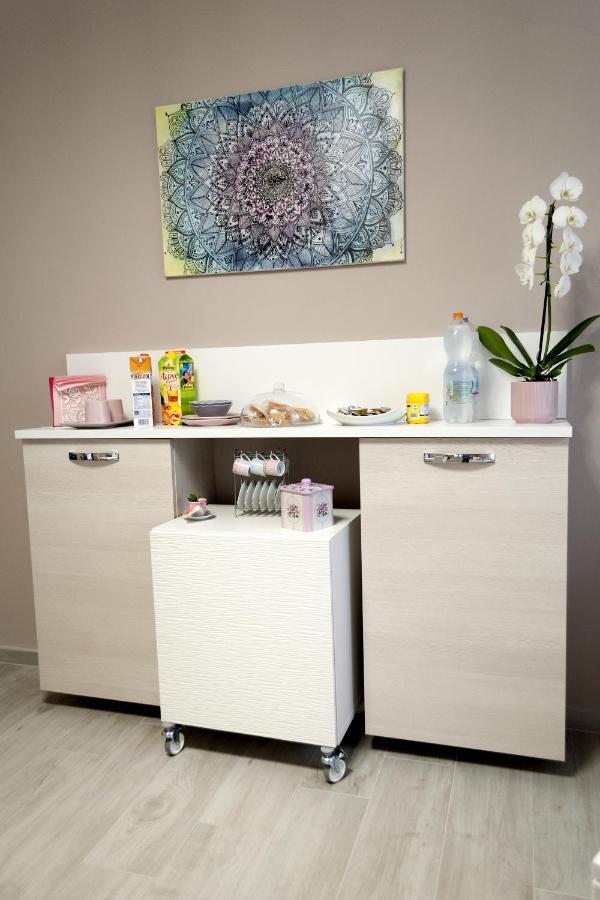 L' Albero Di Giada Bed & Breakfast Caserta Luaran gambar